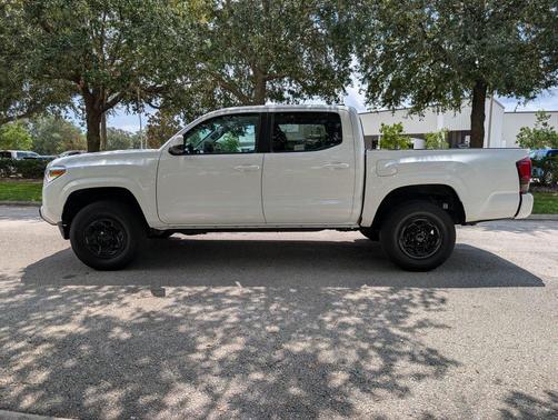 2022 Toyota Tacoma SR