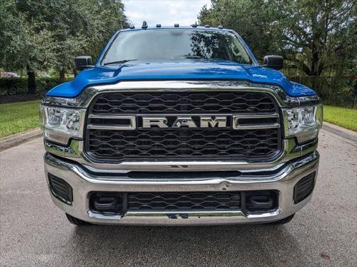 2020 RAM 2500 Tradesman Crew Cab 4X4 6'4' Box