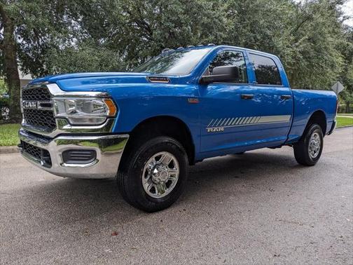 2020 RAM 2500 Tradesman Crew Cab 4X4 6'4' Box