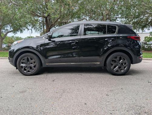 Black Cherry Pearl 2020 Kia Sportage S