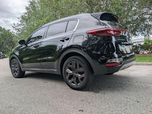 Black Cherry Pearl 2020 Kia Sportage S