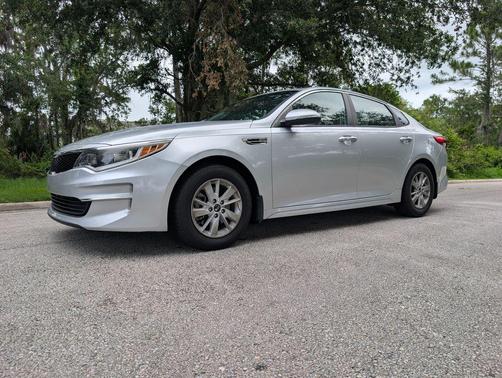 Sparkling Silver 2018 Kia Optima LX
