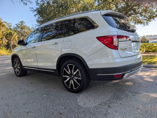 2021 Honda Pilot Touring 8-Passenger