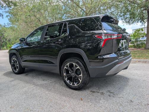 Mosaic Black Metallic 2026 Chevrolet Equinox 1LT
