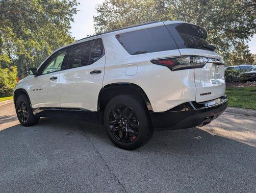 Iridescent Pearl Tricoat 2019 Chevrolet Traverse Premier