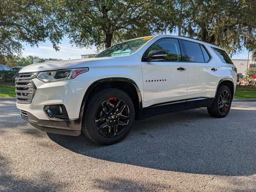 Iridescent Pearl Tricoat 2019 Chevrolet Traverse Premier