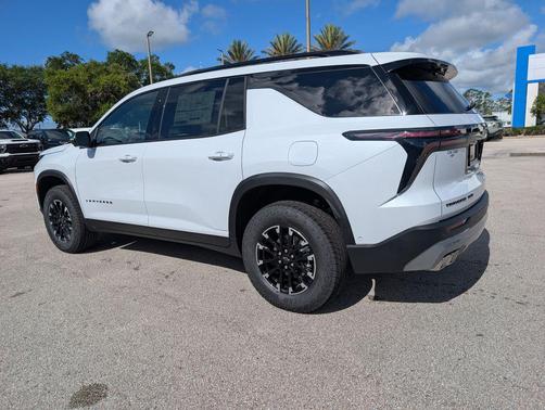 Polar White Tricoat 2026 Chevrolet Traverse AWD Z71