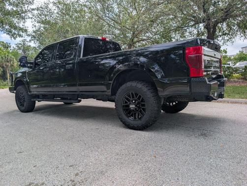 Agate Black Metallic 2022 Ford F-350 XLT