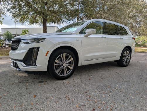 2025 Cadillac XT6 Premium Luxury FWD