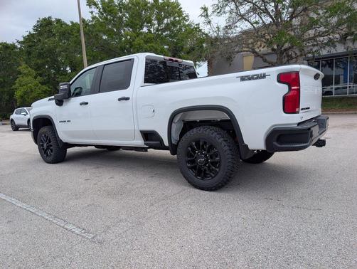 Summit White 2026 Chevrolet Silverado 2500 LT