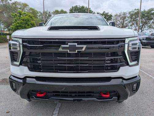 Summit White 2026 Chevrolet Silverado 2500 LT