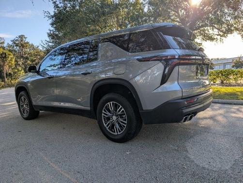 2024 Chevrolet Traverse LS