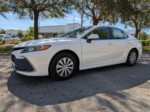 2022 Toyota Camry LE