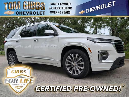 Iridescent Pearl Tricoat 2023 Chevrolet Traverse Premier
