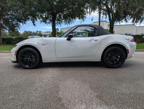 2024 Mazda MX-5 Miata Club
