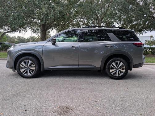 2022 Nissan Pathfinder SL 4WD