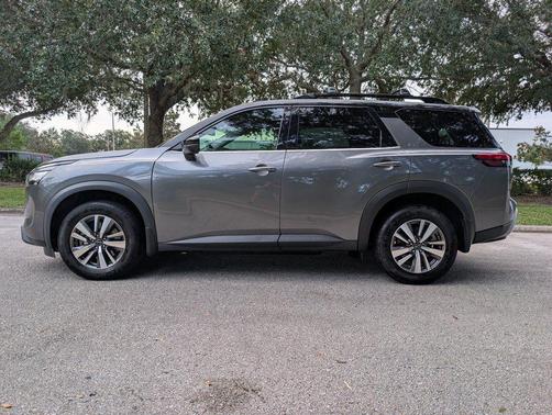 2022 Nissan Pathfinder SL 4WD