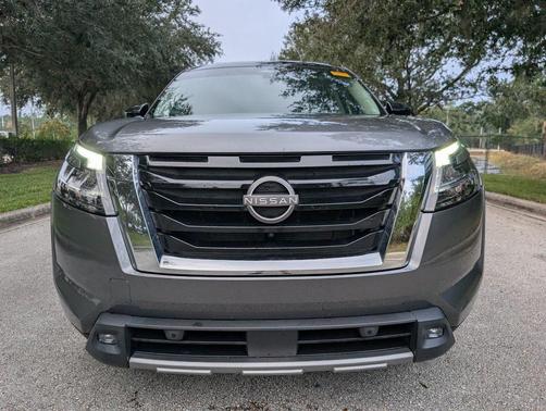 2022 Nissan Pathfinder SL 4WD