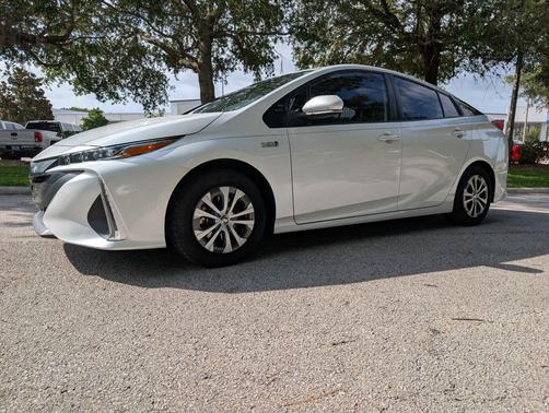 Wind Chill Pearl 2021 Toyota Prius Prime SE