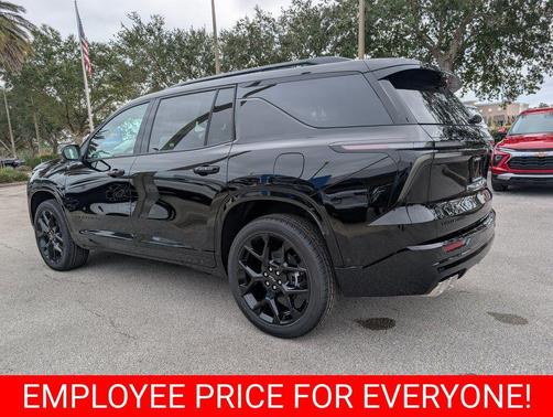 Mosaic Black Metallic 2026 Chevrolet Traverse RS