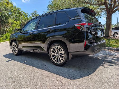 Crystal Black Silica 2025 Subaru Forester Hybrid Touring