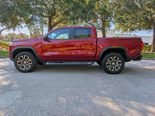 2023 GMC Canyon AT4