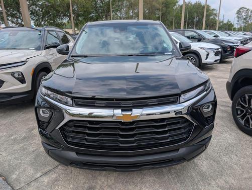 Mosaic Black Metallic 2026 Chevrolet Trailblazer LS