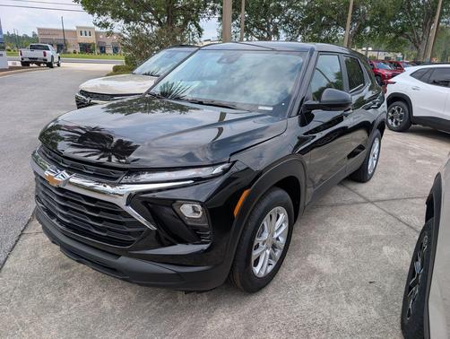 Mosaic Black Metallic 2026 Chevrolet Trailblazer LS