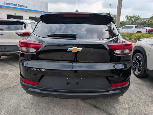Mosaic Black Metallic 2026 Chevrolet Trailblazer LS