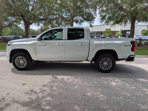 Summit White 2026 Chevrolet Colorado LT