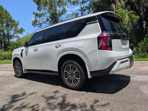 Aspen White Tricoat 2025 Nissan Armada SL 4WD