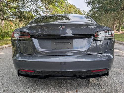 2022 Tesla Model S Base