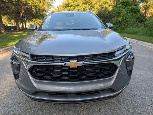 Sterling Gray Metallic 2026 Chevrolet Trax LT