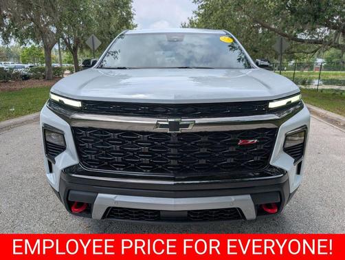 Polar White Tricoat 2026 Chevrolet Traverse AWD Z71