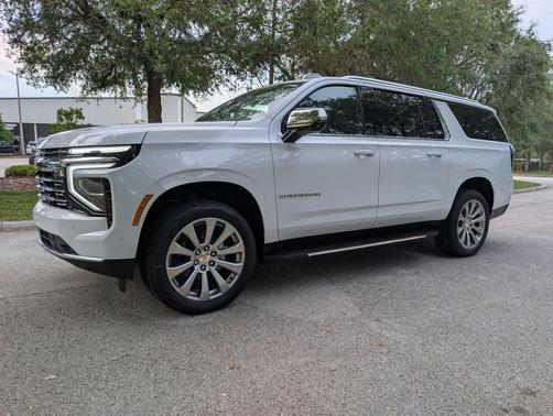 Polar White Tricoat 2026 Chevrolet Suburban Premier