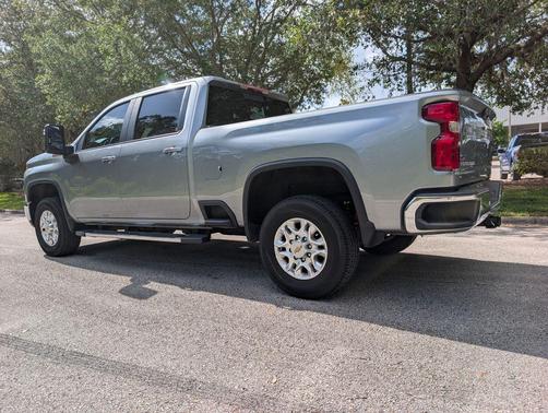 Sterling Gray Metallic 2024 Chevrolet Silverado 2500 LT