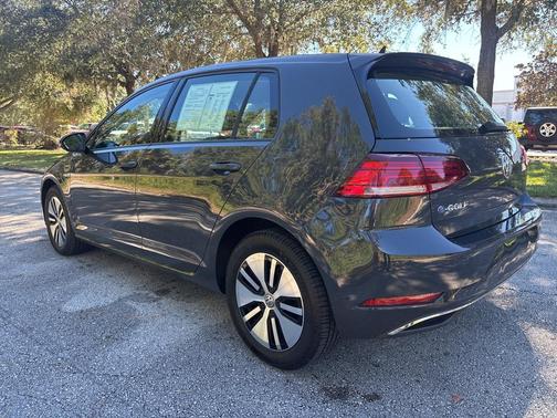 2019 Volkswagen e-Golf SE