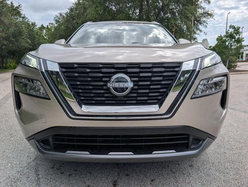 Champagne Silver Metallic 2023 Nissan Rogue SL