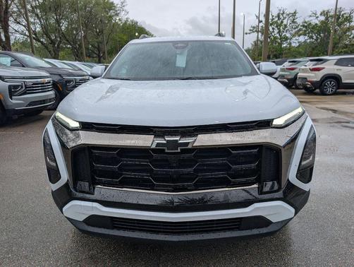 Polar White Tricoat 2026 Chevrolet Equinox FWD ACTIV