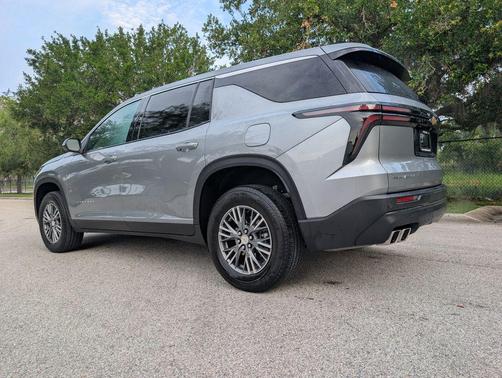 Sterling Gray Metallic 2024 Chevrolet Traverse LS