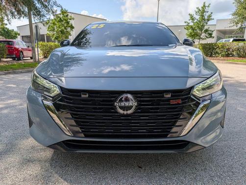 Atlantic Gray Metallic/Super Black 2025 Nissan Sentra SR