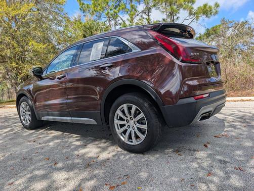2022 Cadillac XT4 Premium Luxury