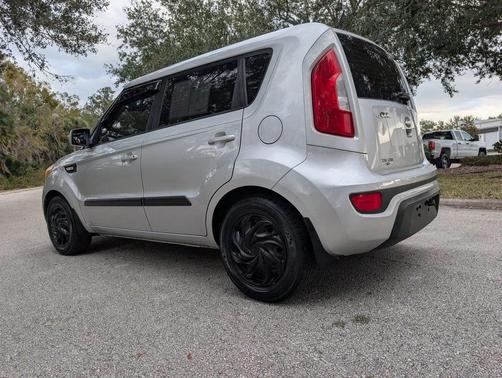 2013 Kia Soul Base