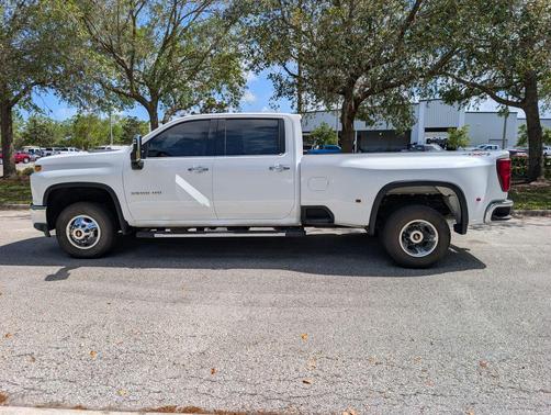 Summit White 2022 Chevrolet Silverado 3500 LTZ