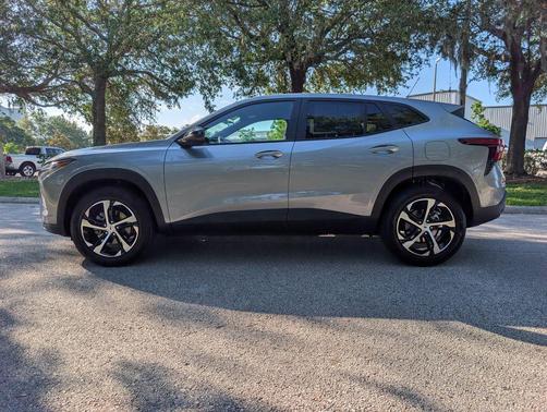 Sterling Gray Metallic 2026 Chevrolet Trax FWD 1RS