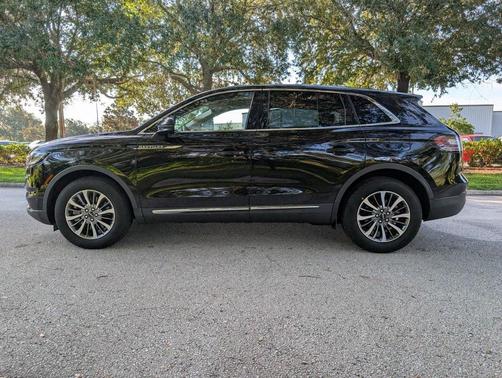 2022 Lincoln Nautilus Standard