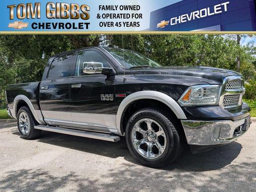 Brilliant Black Crystal Pearlcoat 2016 RAM 1500 Laramie