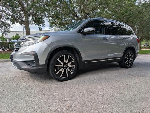 Lunar Silver Metallic 2019 Honda Pilot Elite