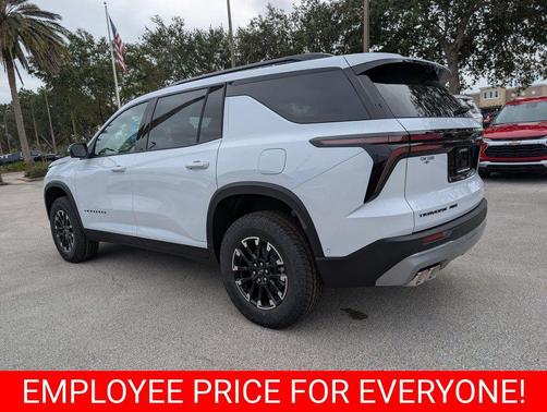 Polar White Tricoat 2026 Chevrolet Traverse AWD Z71