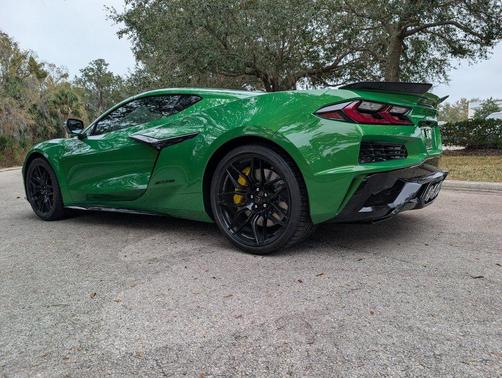 Roswell Green Metallic 2026 Chevrolet Corvette Z06
